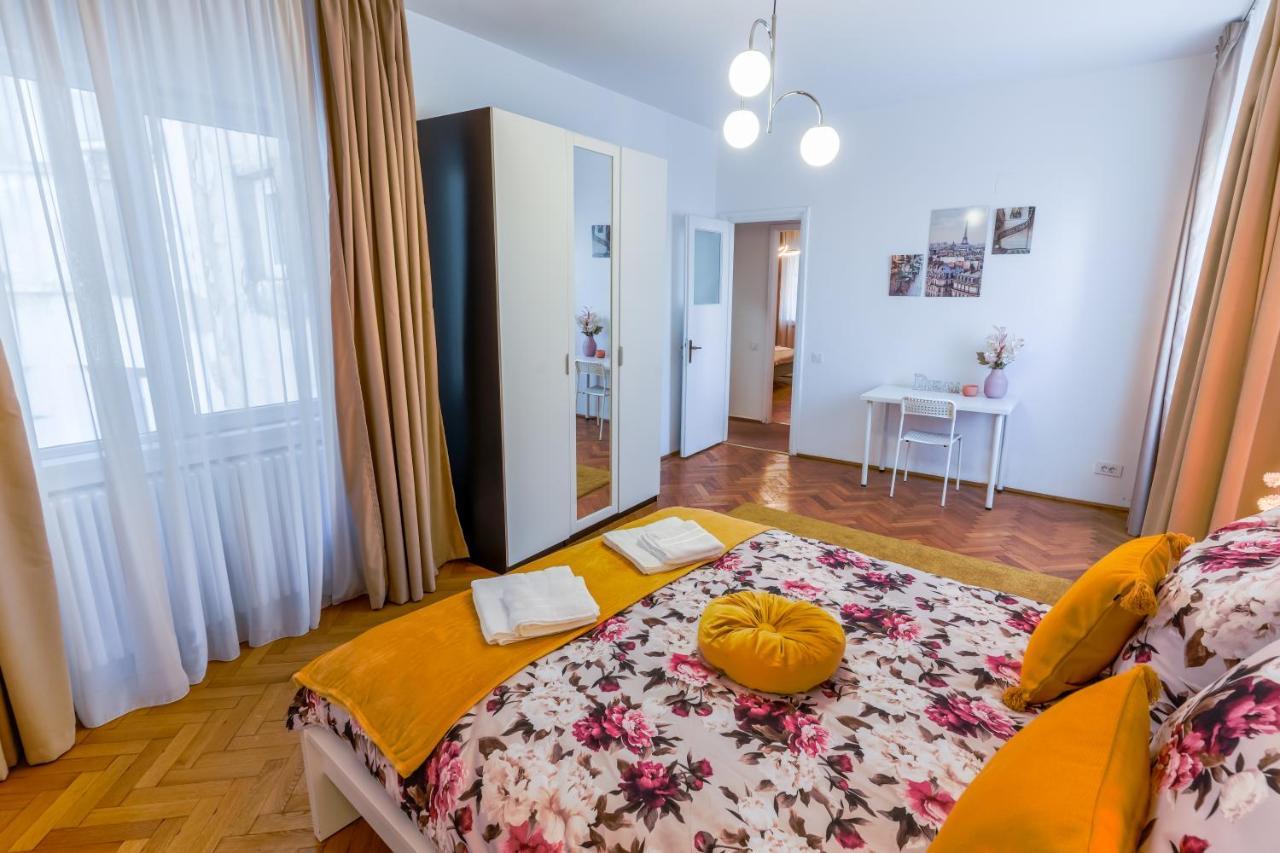 בוקרשט Ultracentral Golden Gatehouse 3 Bdrm מראה חיצוני תמונה