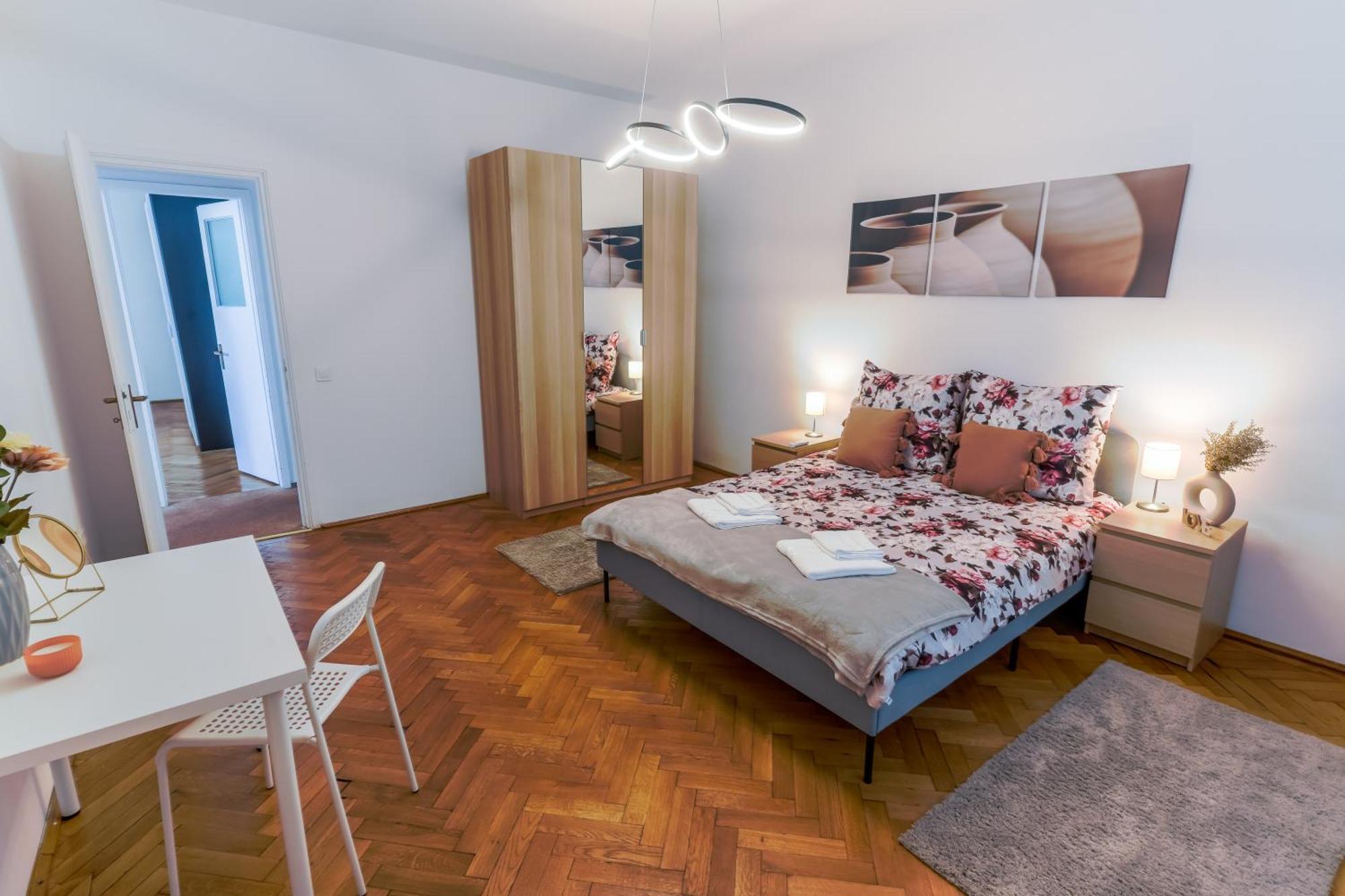 בוקרשט Ultracentral Golden Gatehouse 3 Bdrm מראה חיצוני תמונה