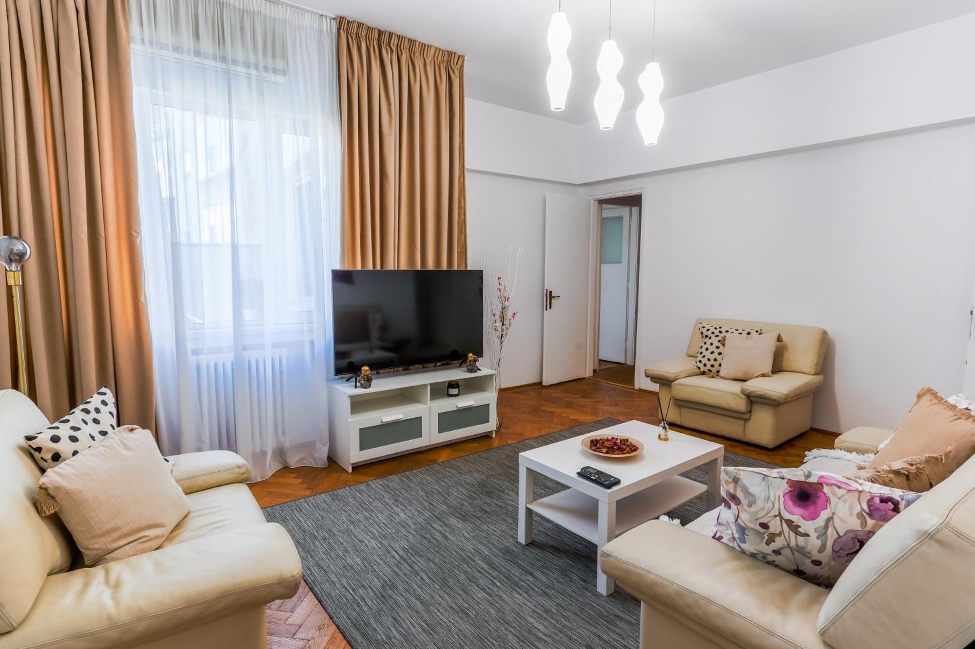 בוקרשט Ultracentral Golden Gatehouse 3 Bdrm מראה חיצוני תמונה